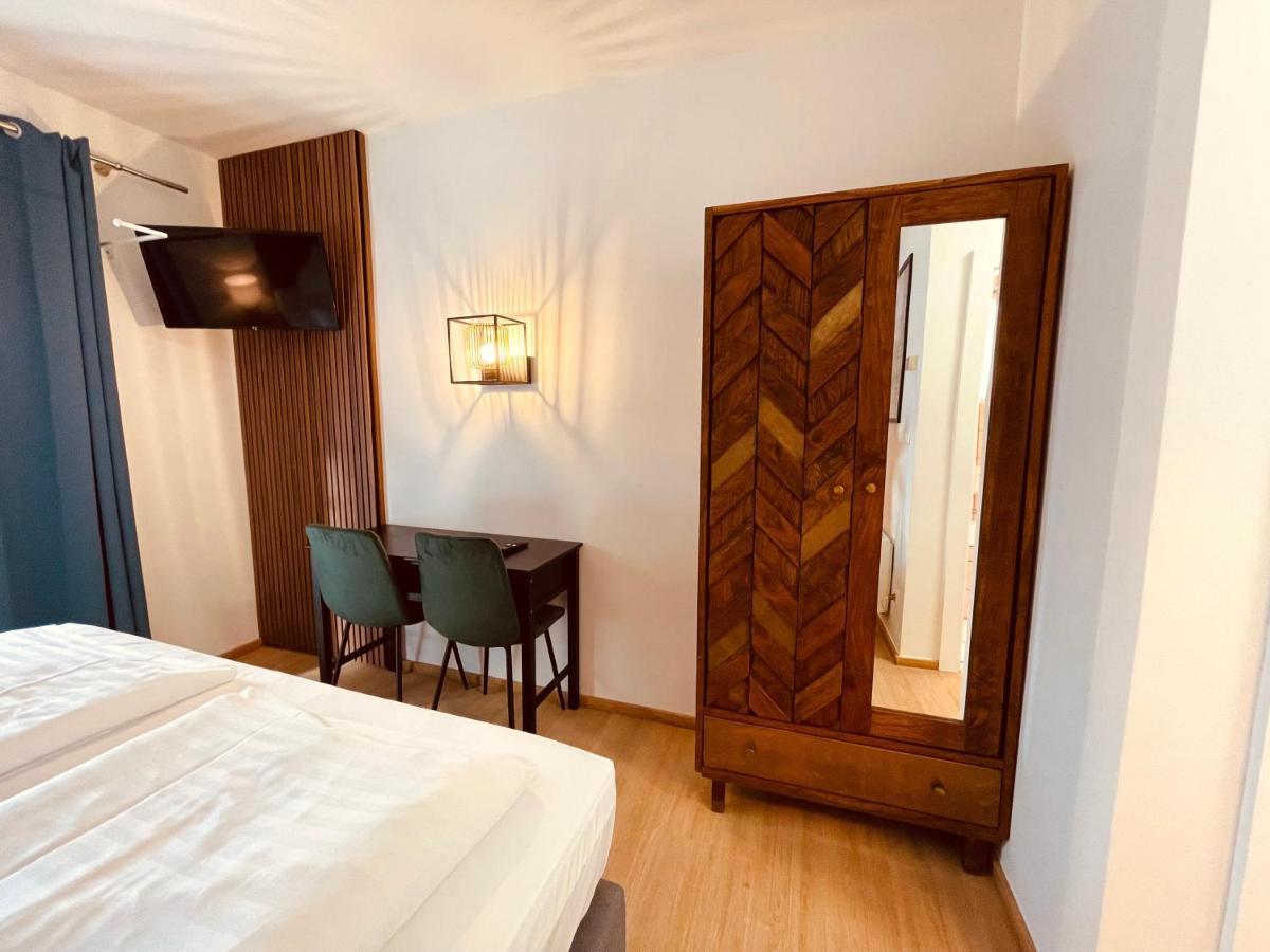 Gaestehaus Am Stadtpark Vöcklabruck Екстериор снимка