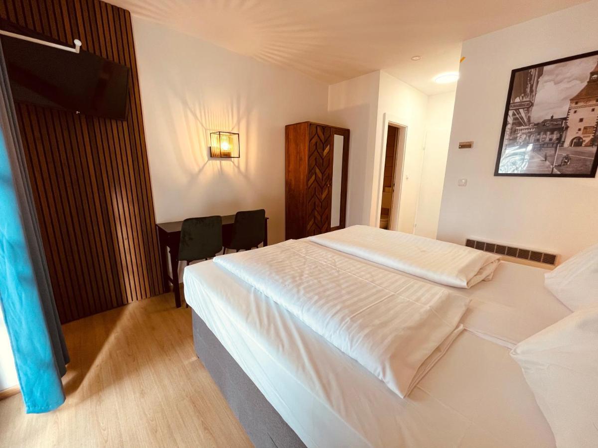 Gaestehaus Am Stadtpark Vöcklabruck Екстериор снимка