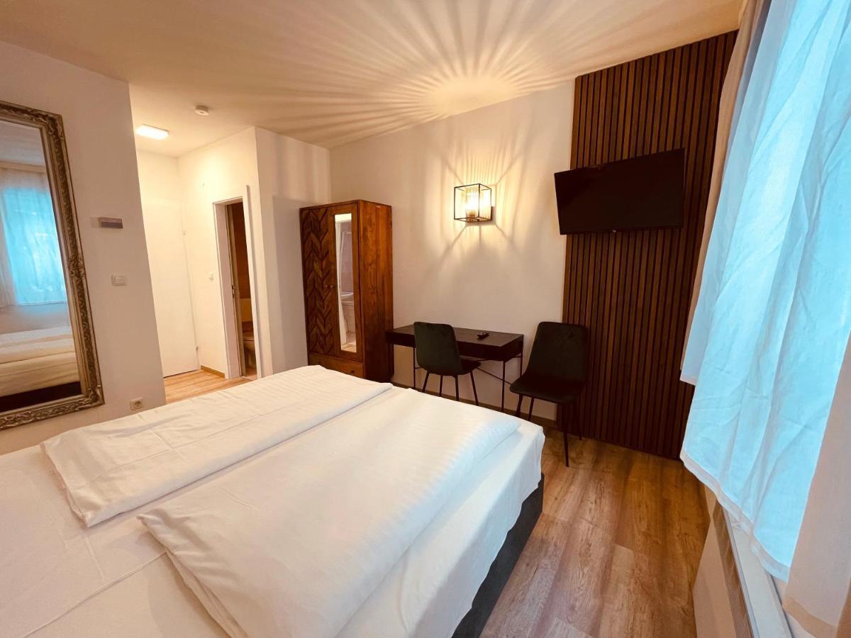 Gaestehaus Am Stadtpark Vöcklabruck Екстериор снимка