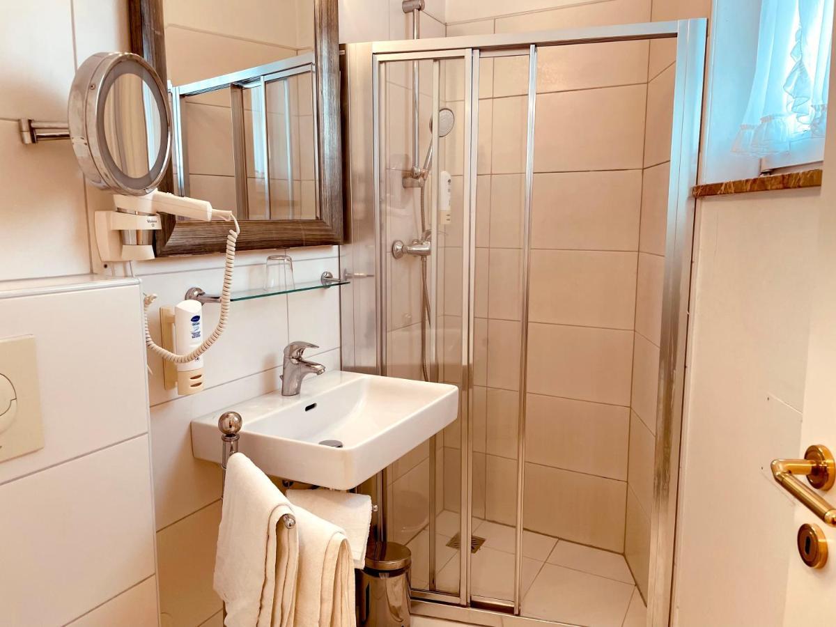 Gaestehaus Am Stadtpark Vöcklabruck Екстериор снимка